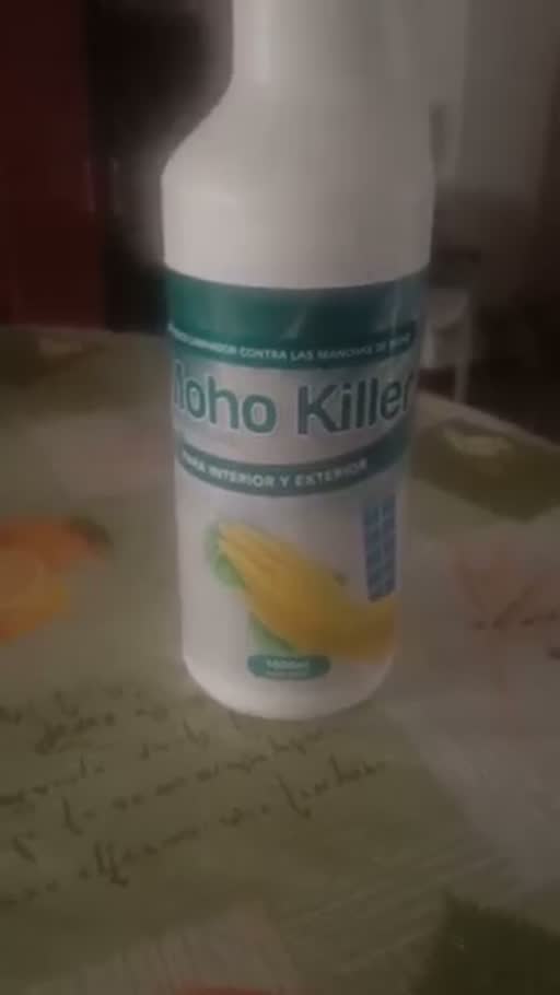 Cuadro 4 del anuncio de limpiador antimoho en spray