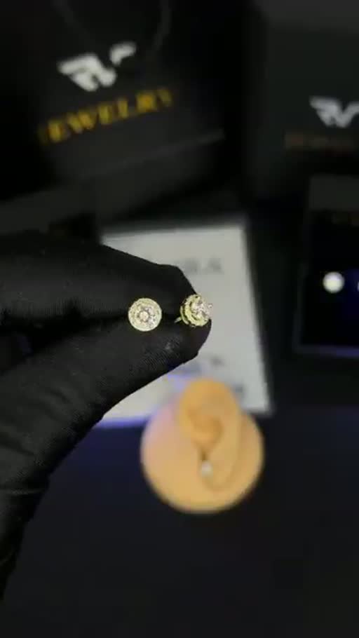 Cuadro 1 del anuncio de Aros de moissanita con certificado