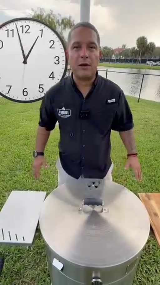 Cuadro 1 del anuncio de Barril ahumador de acero para asado
