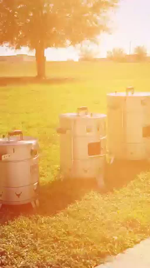 Cuadro 3 del anuncio de Barril ahumador de acero para asado