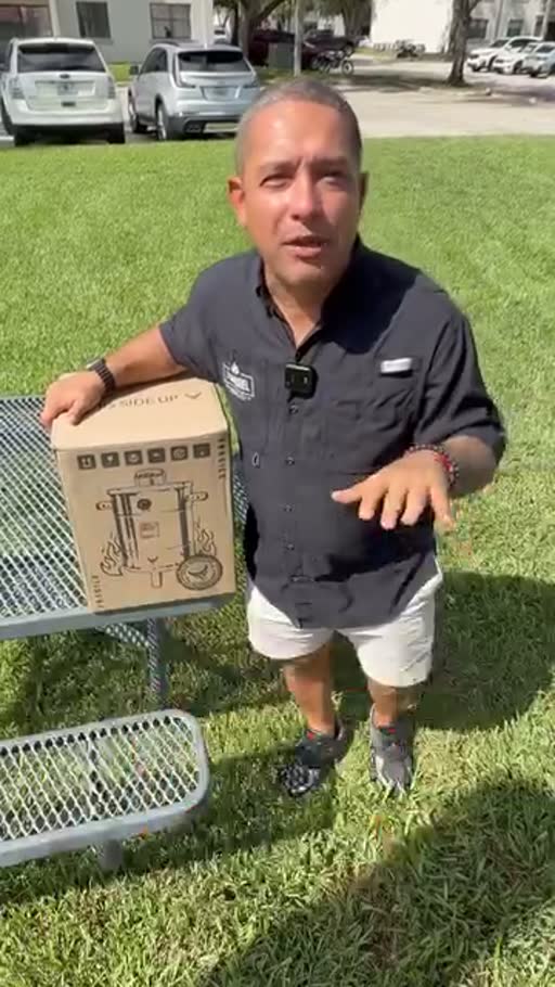 Cuadro 4 del anuncio de Barril ahumador de acero para asado