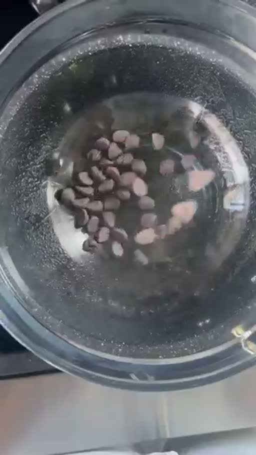 Cuadro 3 del anuncio de postre proteico, marca difusa