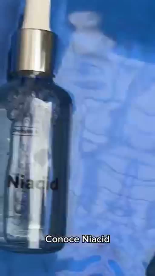 Cuadro 2 del anuncio de sérum de niacinamida antimanchas